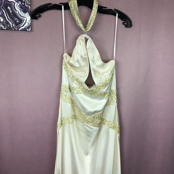 Sequined halter dress - Picture 9 of 16